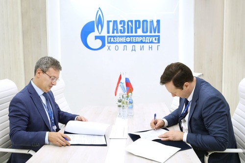 Подписание соглашения между ООО "Газпром газонефтепродукт холдинг" и Республикой Дагестан.